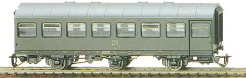 3-axle rebuild coach Bage<br /><a href='images/pictures/Tillig/13220.jpg' target='_blank'>Full size image</a>